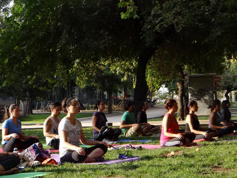 yogaitineranteForestalamosantiago3