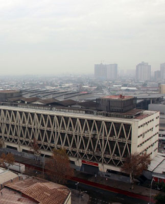 El incierto futuro del edificio central de Correos de Chile