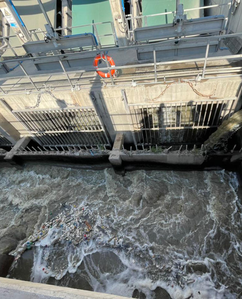 Aguas Andinas retira al año 2.000 toneladas de basura de red de alcantarillado de Santiago